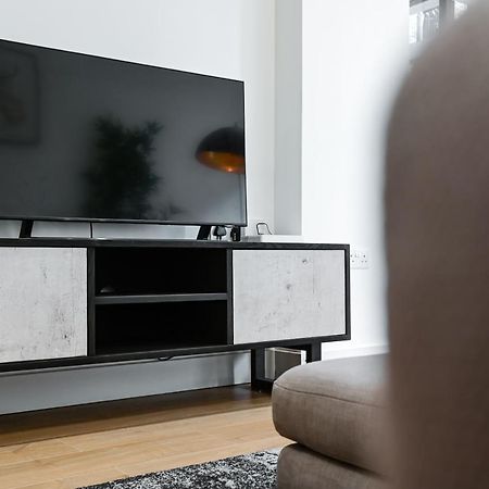 Khayat Homes - The Owelor - Two Bed Londres Extérieur photo