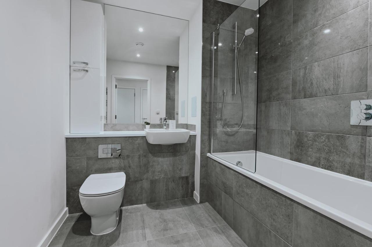 Khayat Homes - The Owelor - Two Bed Londres Extérieur photo