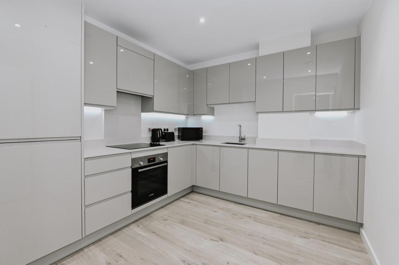 Khayat Homes - The Owelor - Two Bed Londres Extérieur photo
