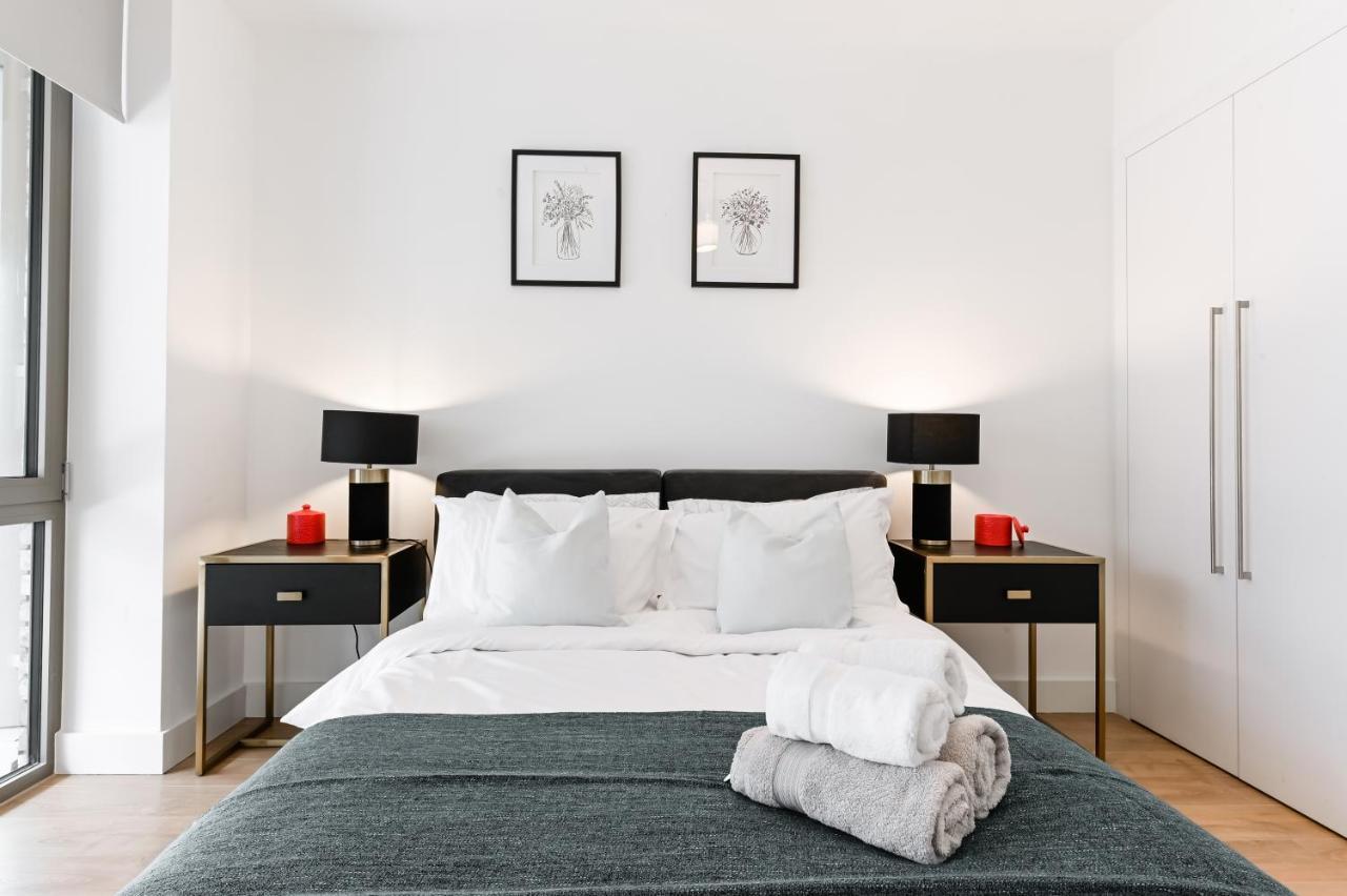 Khayat Homes - The Owelor - Two Bed Londres Extérieur photo