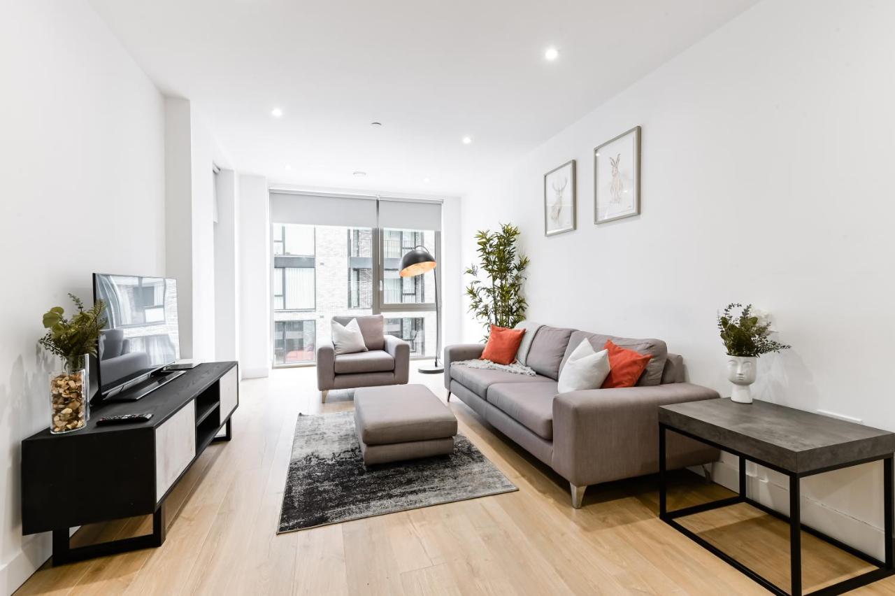 Khayat Homes - The Owelor - Two Bed Londres Extérieur photo