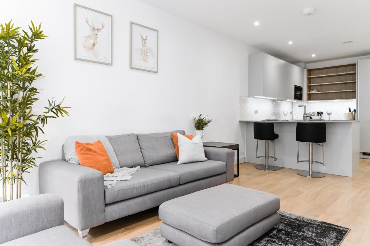 Khayat Homes - The Owelor - Two Bed Londres Extérieur photo