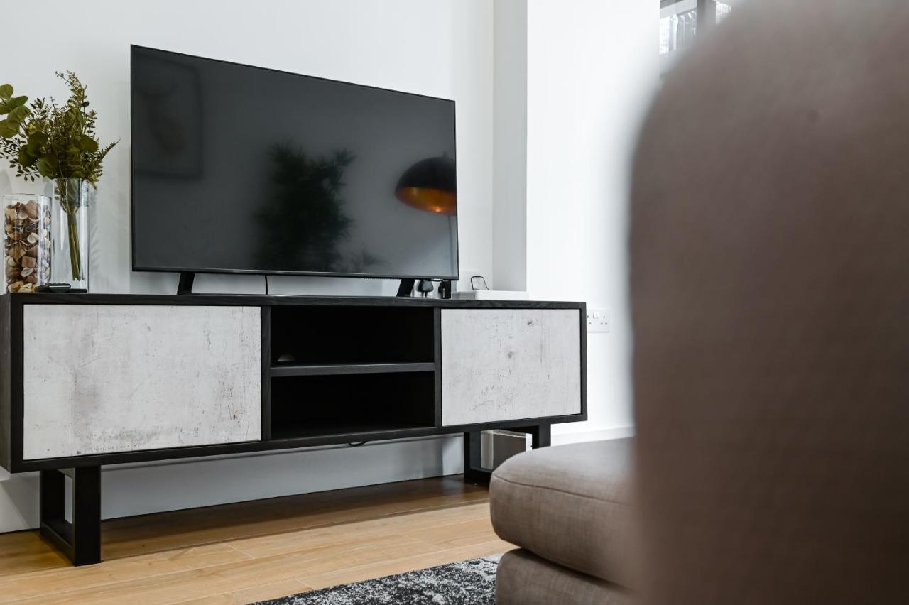 Khayat Homes - The Owelor - Two Bed Londres Extérieur photo